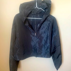 Shein Cropped Wind Jacket w/hood. Size L.